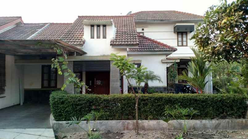 dijual rumah jl gedebage komp bumi