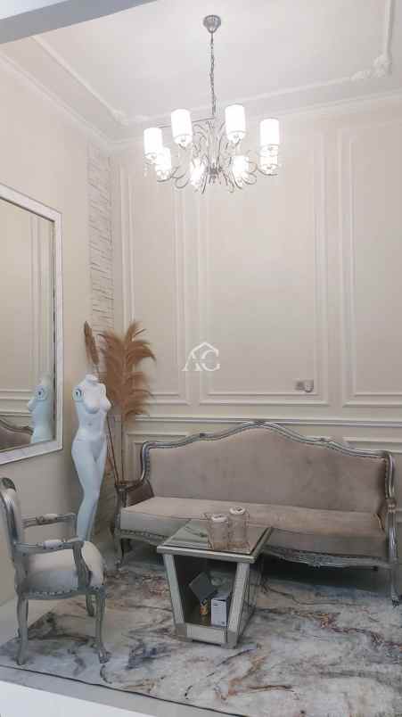 dijual rumah jl gor ragil regency indah