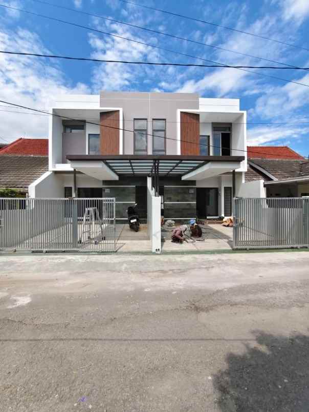 dijual rumah jl jupiter margahayu raya
