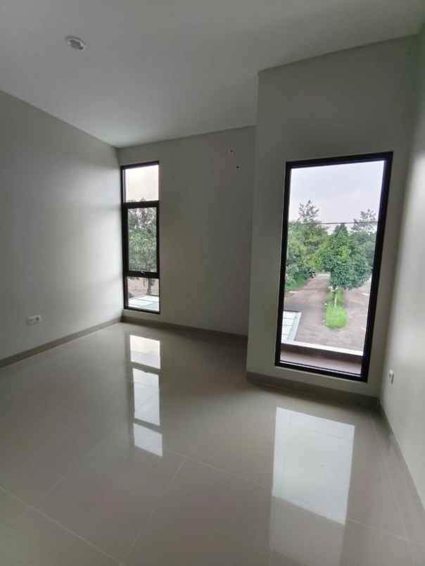 dijual rumah jl jupiter margahayu raya