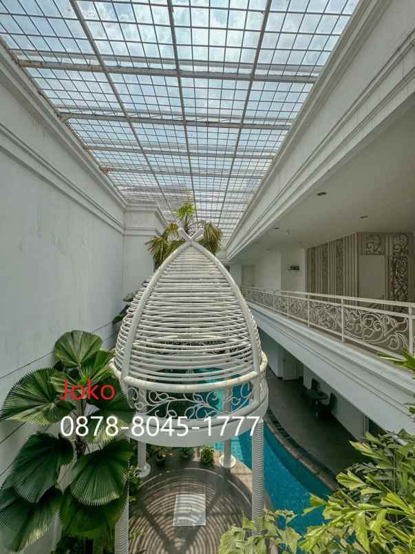 dijual rumah jl kebon kacang