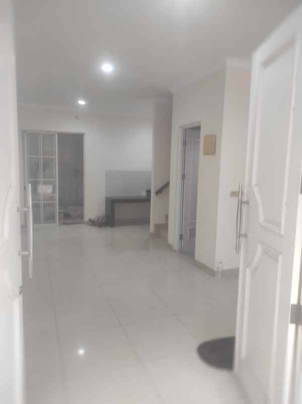 dijual rumah jl kresek raya duri