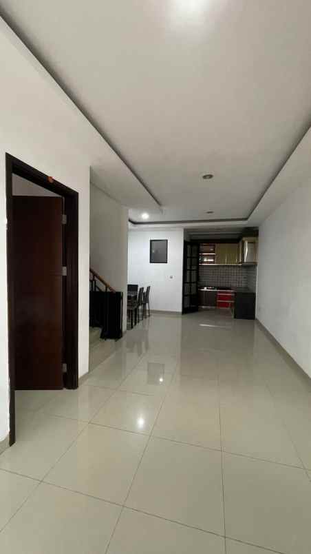 dijual rumah jl kresek raya duri