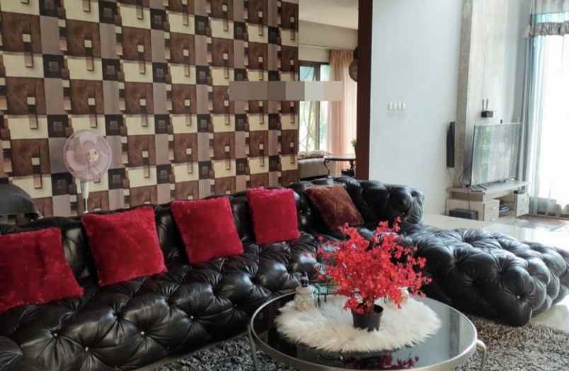 dijual rumah jl legenda wisata cibubur