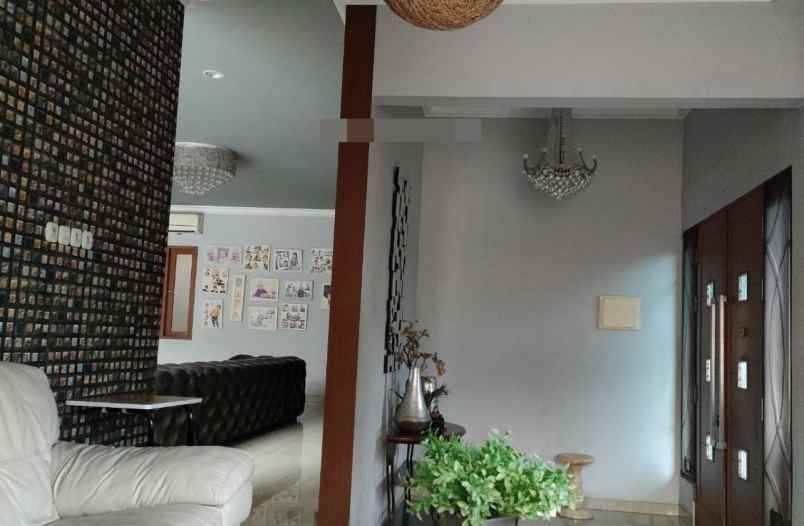 dijual rumah jl legenda wisata cibubur