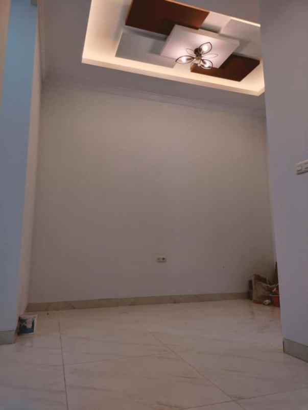 dijual rumah jl macan jagakarsa kec