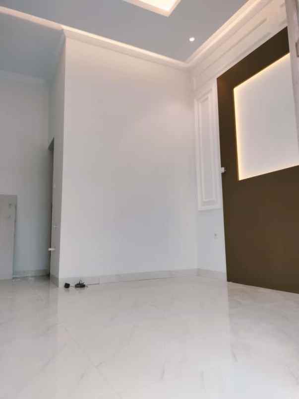 dijual rumah jl macan jagakarsa kec