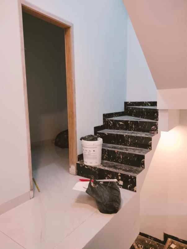 dijual rumah jl macan jagakarsa kec