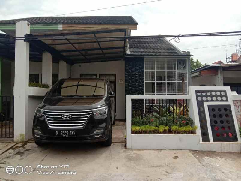 dijual rumah jl raya jatiwaringin