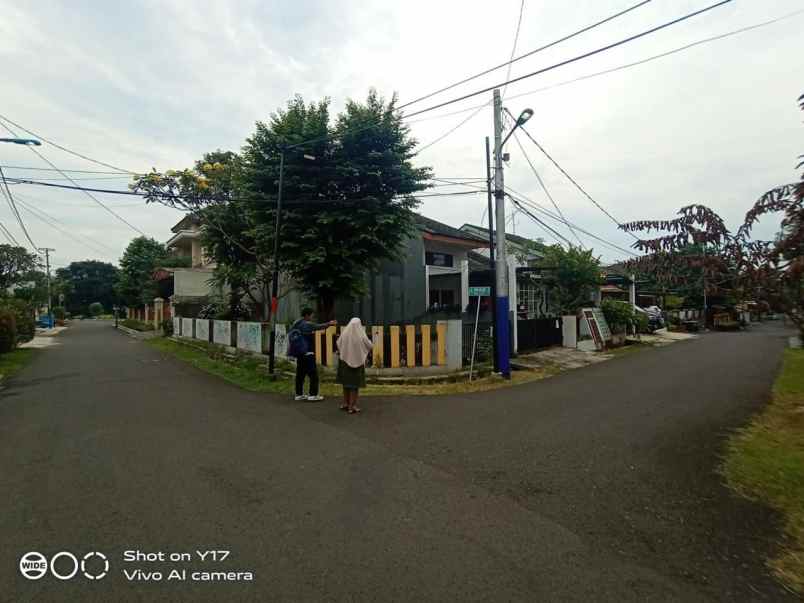 dijual rumah jl raya jatiwaringin