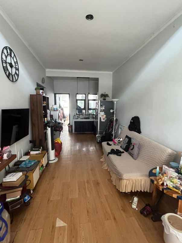 dijual rumah jl raya jatiwaringin