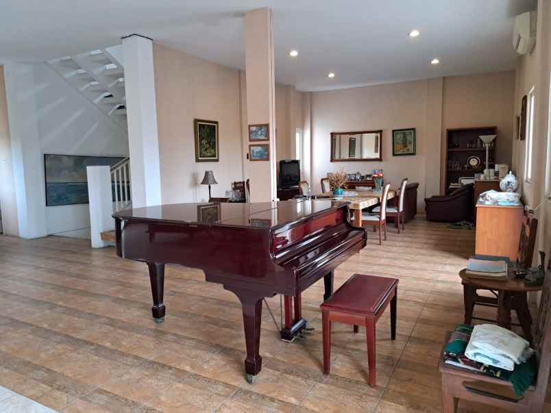 dijual rumah jl villa indah villa