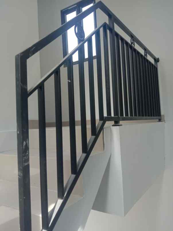 dijual rumah jl wr supratman lubang