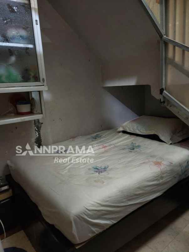 dijual rumah jln boulevard gdc