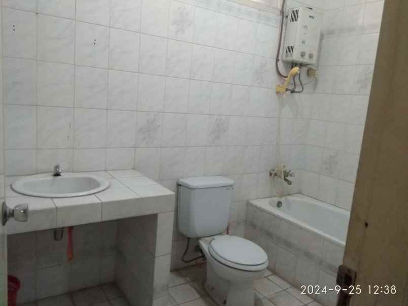 dijual rumah jomblang candisari