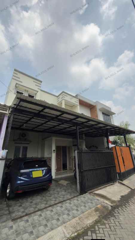 dijual rumah karang tengah