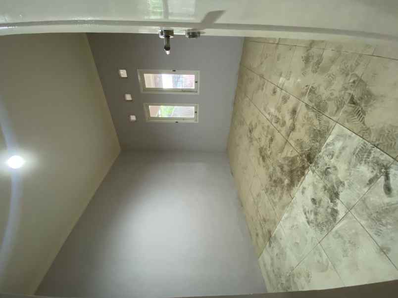 dijual rumah karawaci residence