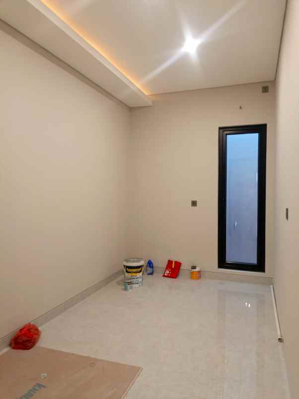 dijual rumah kav dki meruya utara jakbar