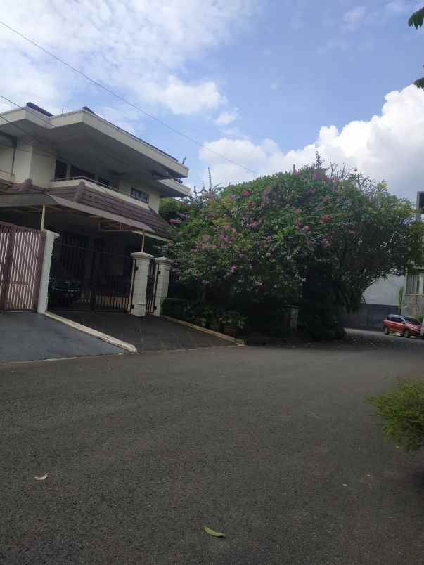 dijual rumah kebayoran lama