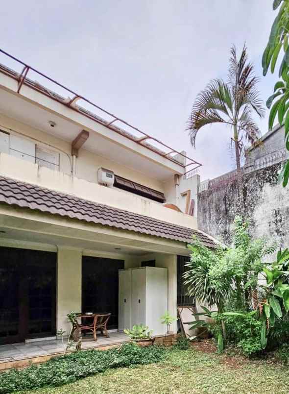 dijual rumah kebayoran lama