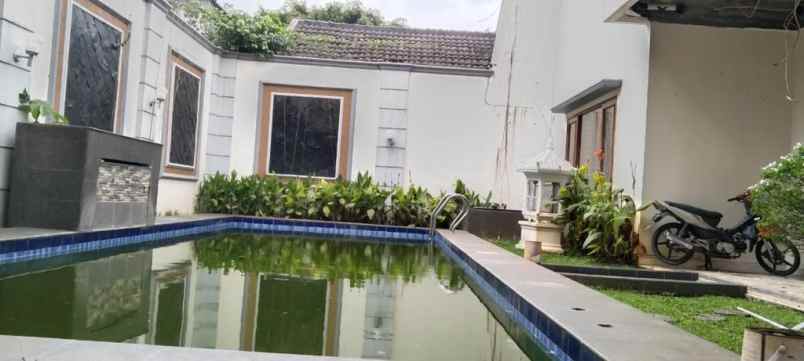 dijual rumah kemang timur