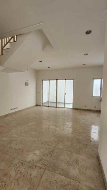 dijual rumah kemayoran