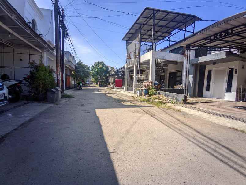 dijual rumah komplek buana soeta