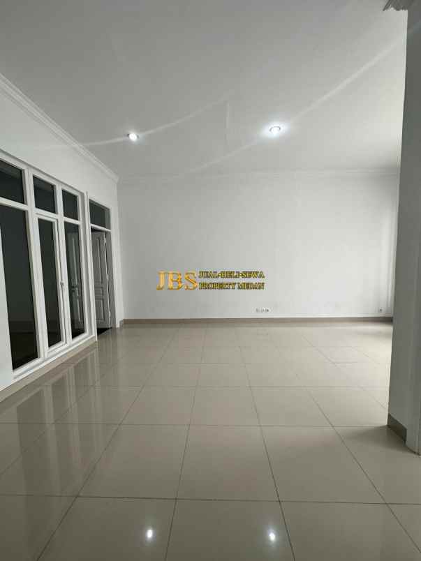 dijual rumah komplek citraland gama