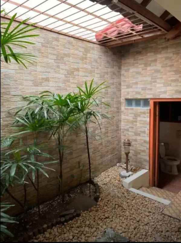 dijual rumah komplek diskum ad cipinang