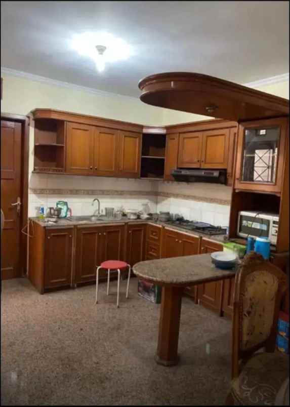 dijual rumah komplek diskum ad cipinang