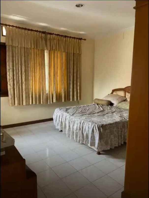 dijual rumah komplek diskum ad cipinang