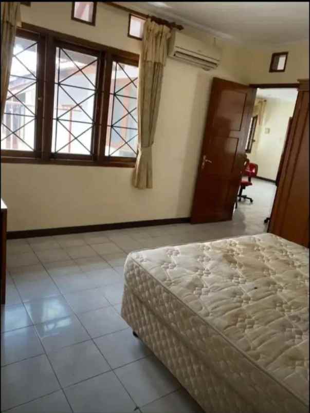 dijual rumah komplek diskum ad cipinang
