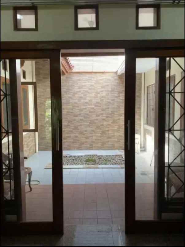 dijual rumah komplek diskum ad cipinang