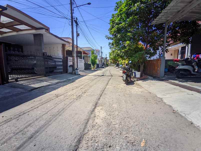 dijual rumah komplek eksklusif setra