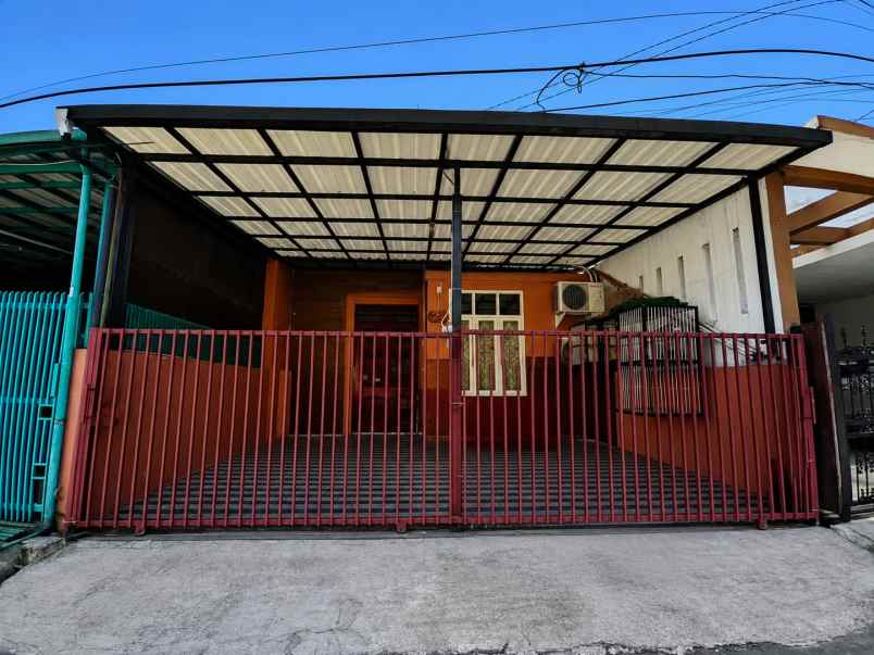 dijual rumah komplek eksklusif setra
