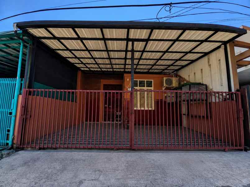 dijual rumah komplek eksklusif setra