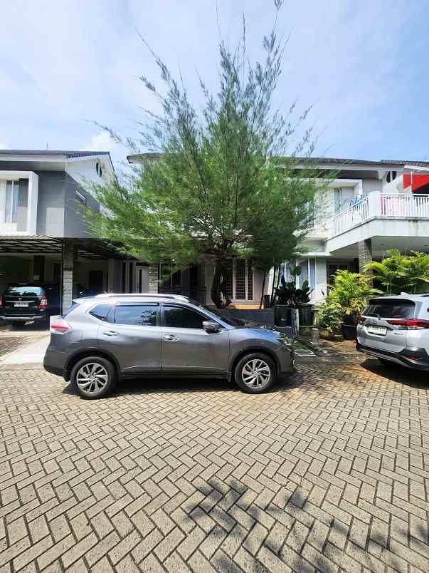 dijual rumah komplek emerald bintaro