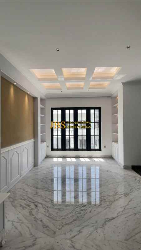 dijual rumah komplek graha metropolitan