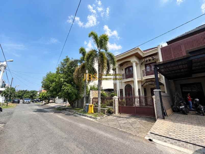 dijual rumah komplek griya riatur jalan