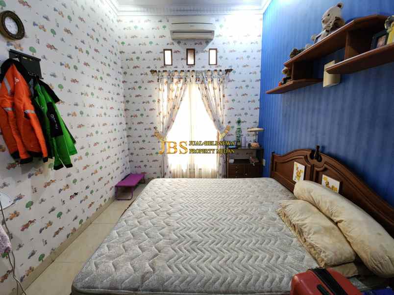 dijual rumah komplek griya riatur jalan