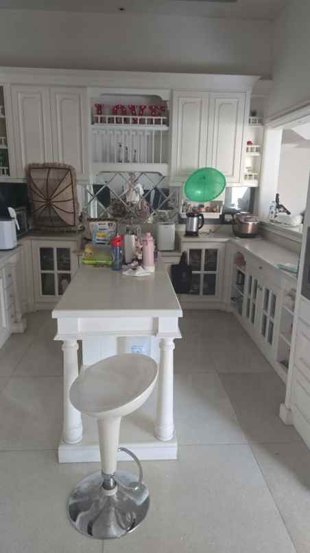 dijual rumah komplek layar mediterania