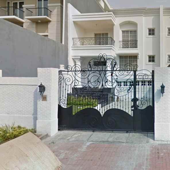 dijual rumah komplek layar mediterania