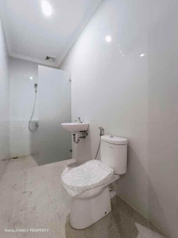 dijual rumah komplek meruya permai