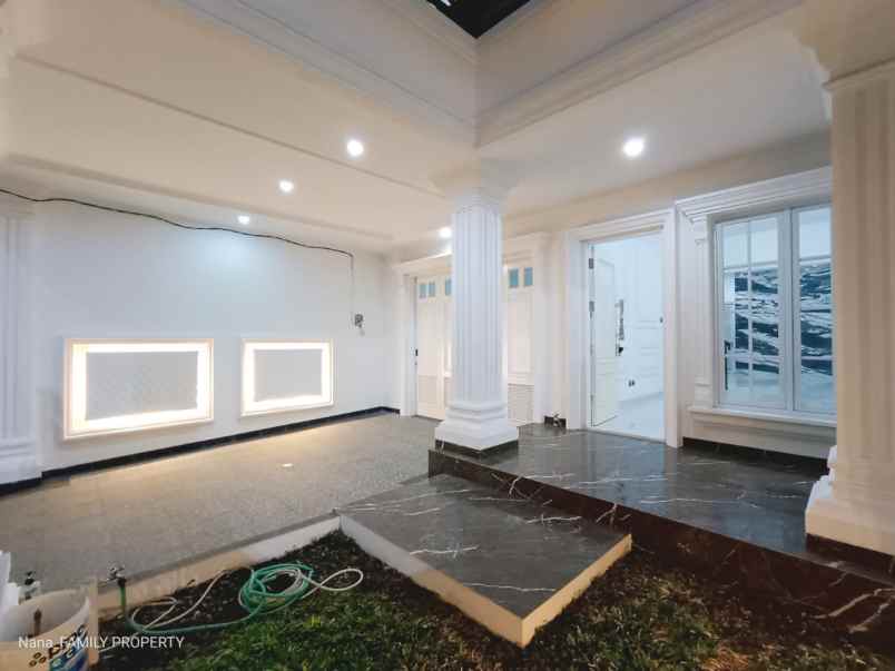 dijual rumah komplek meruya permai