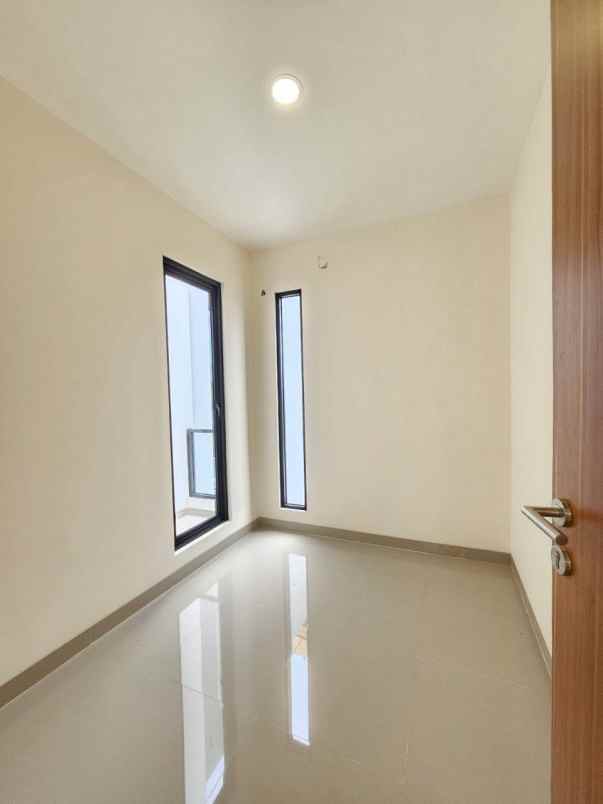 dijual rumah komplek pajak