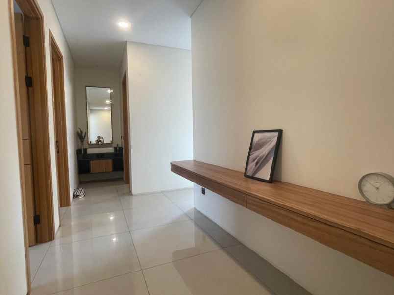 dijual rumah kota baru parahyangan