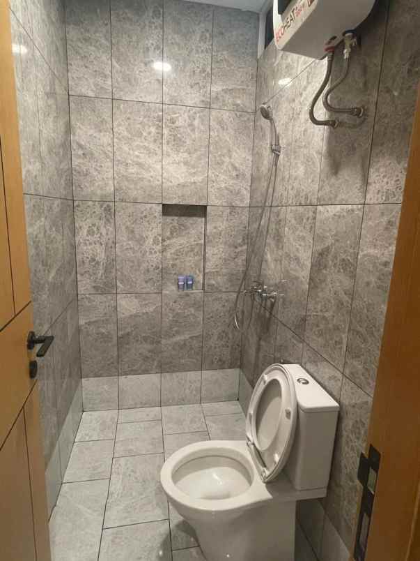 dijual rumah kota baru parahyangan