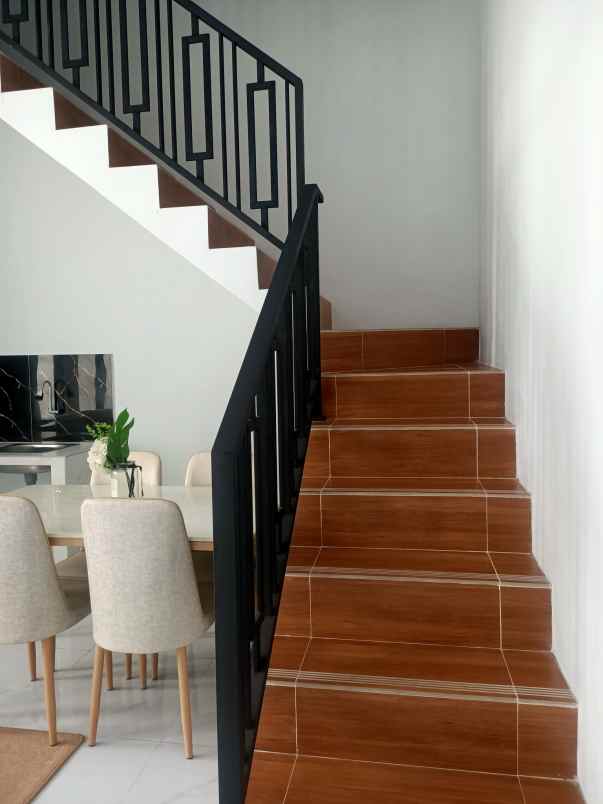 dijual rumah kota harapan indah bekasi