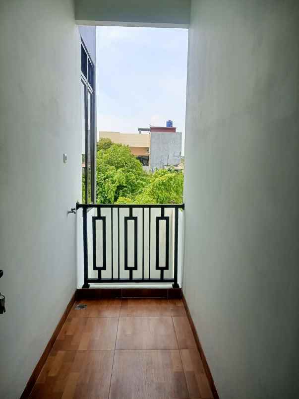 dijual rumah kota harapan indah bekasi