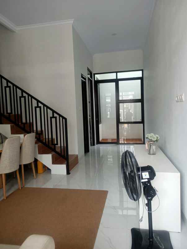 dijual rumah kota harapan indah bekasi